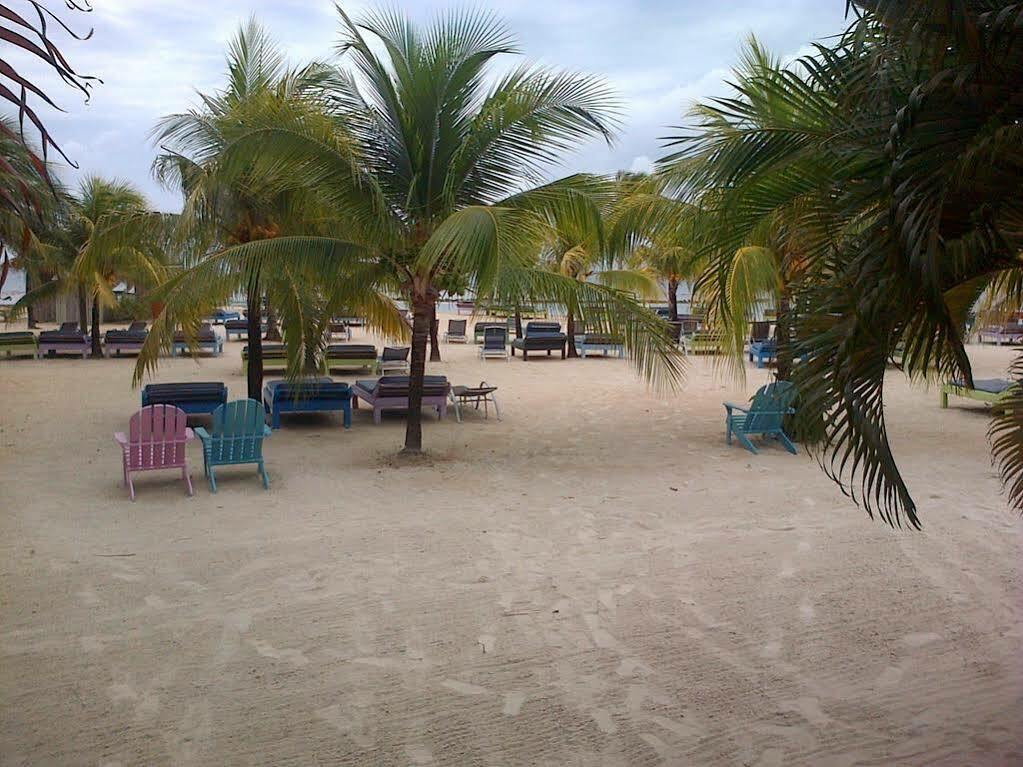 Las Palmas Beach Hotel Dixon Cove Zewnętrze zdjęcie