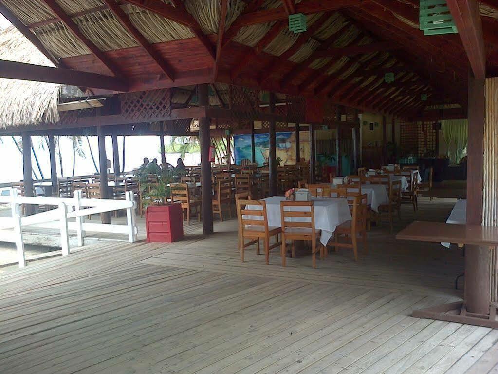 Las Palmas Beach Hotel Dixon Cove Zewnętrze zdjęcie
